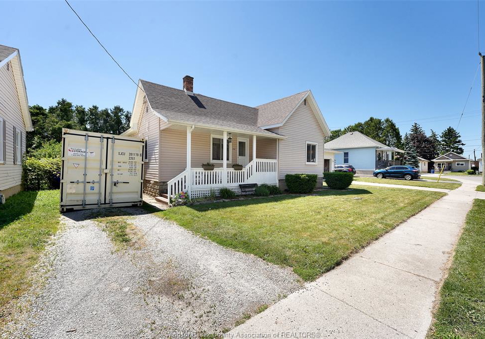 208-patteson-avenue-chatham-ontario-26014344