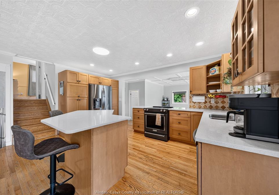 2-earl-court-essex-ontario-26014353