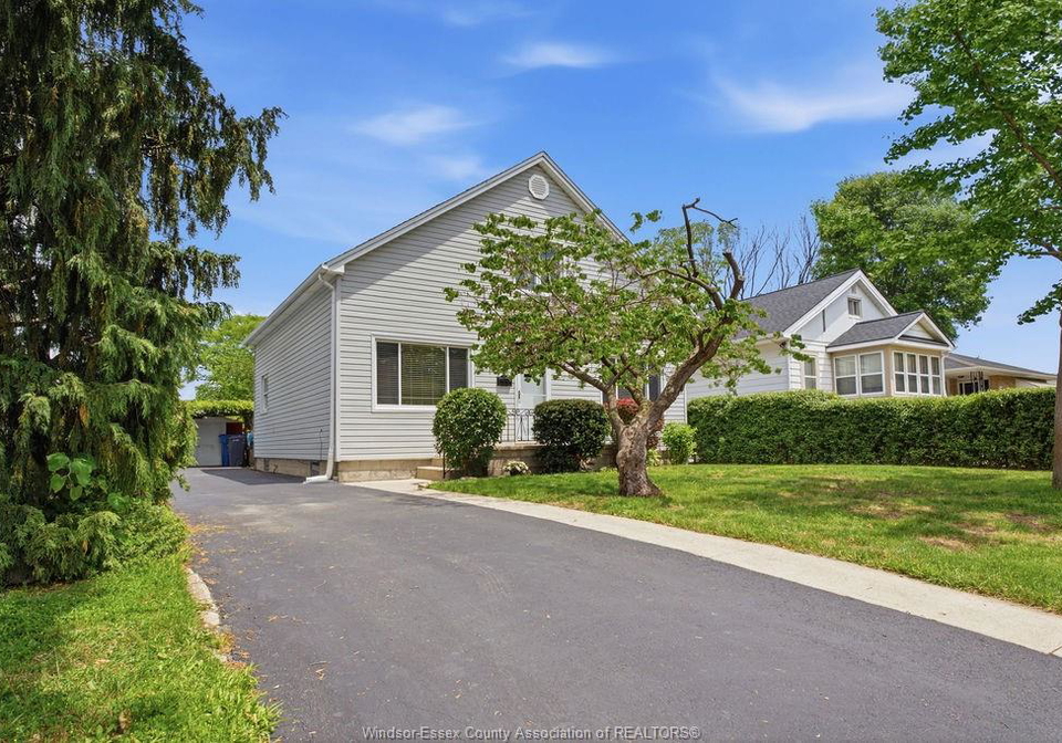2340-aubin-windsor-ontario-26014359