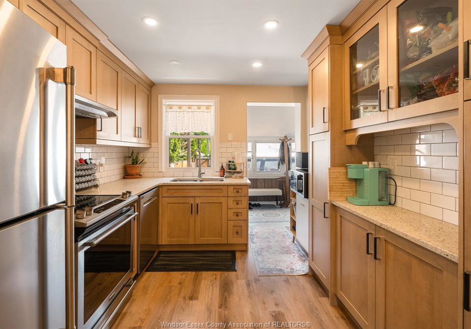 1220-bruce-avenue-windsor-ontario-26014367