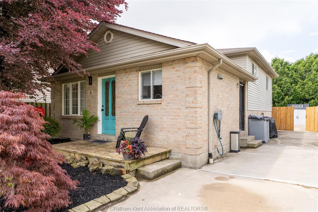 8-hampton-court-chatham-ontario-26014369