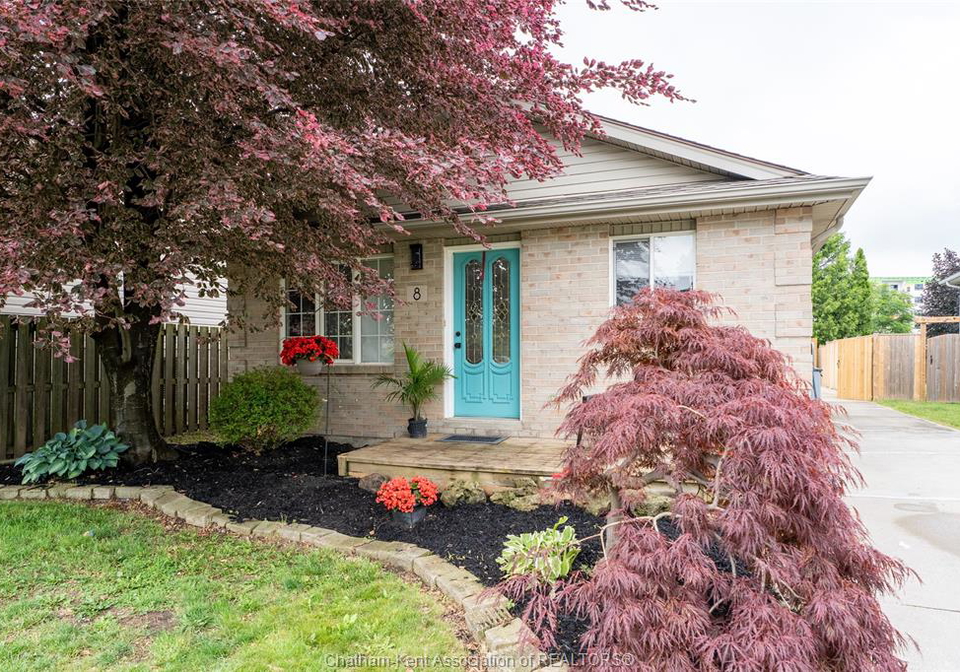 8-hampton-court-chatham-ontario-26014369