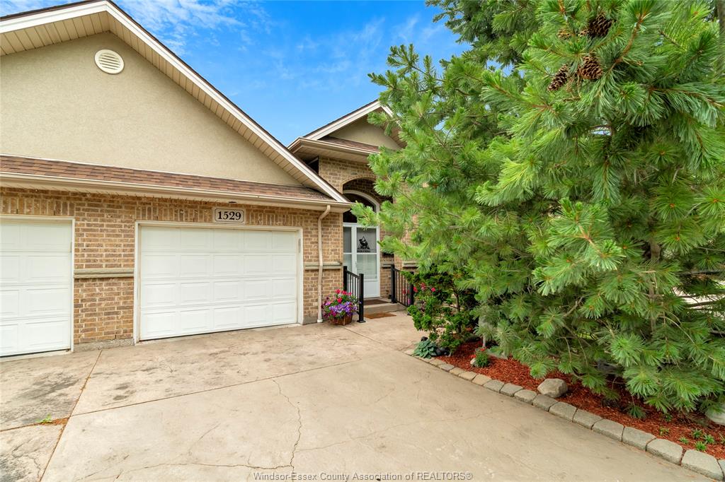 1529-chateau-windsor-ontario-26014377