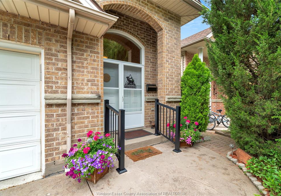 1529-chateau-windsor-ontario-26014377