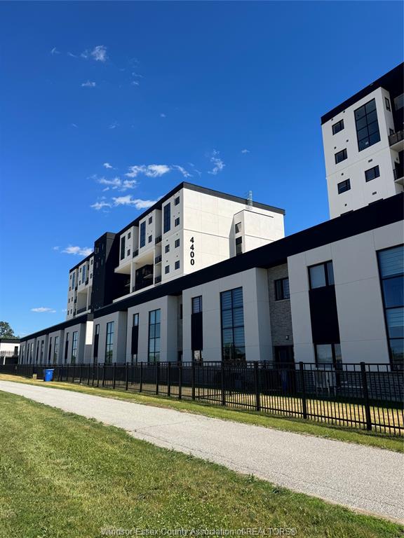 4400-laurier-parkway-lasalle-ontario-26014383