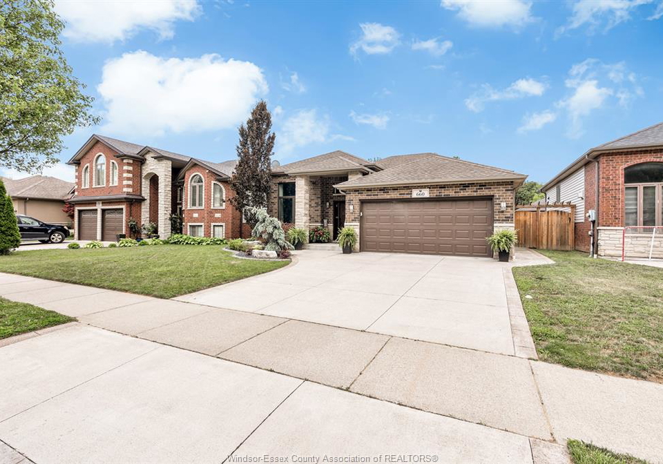 660-international-avenue-lasalle-ontario-26014390