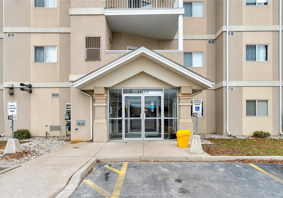1655-grand-marais-windsor-ontario-26014398