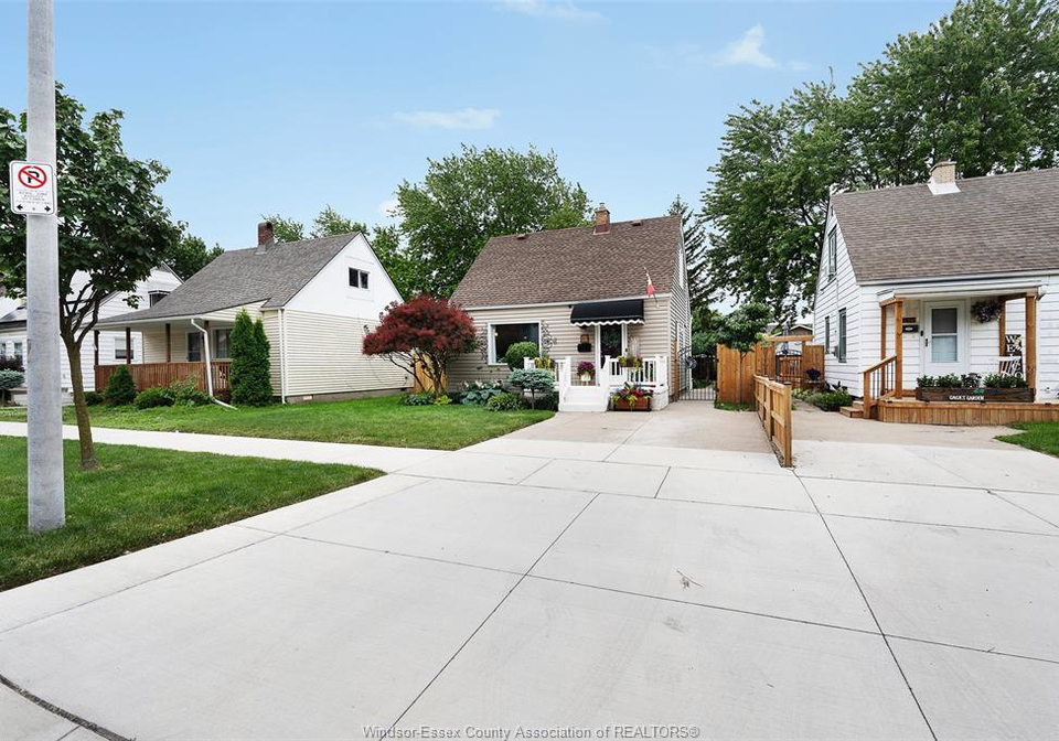 1431-albert-road-windsor-ontario-26014402