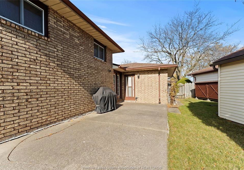 2737-bramley-crescent-windsor-ontario-26014406