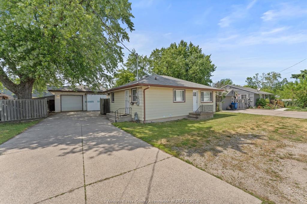 2035-penang-lane-windsor-ontario-26014407