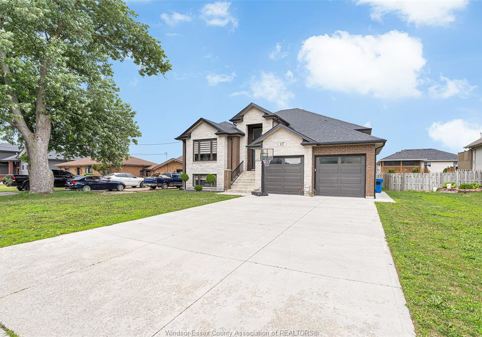 137-gary-avenue-lasalle-ontario-26014408