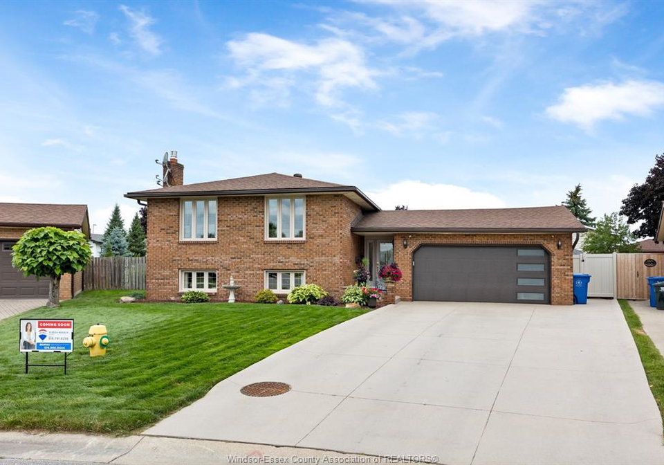 1251-huntwick-place-lasalle-ontario-26014415