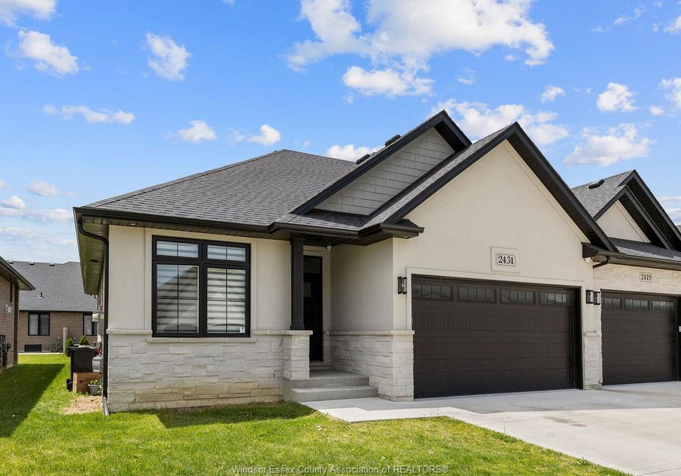 2431-barkley-avenue-windsor-ontario-26014421
