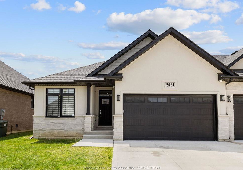 2431-barkley-avenue-windsor-ontario-26014421