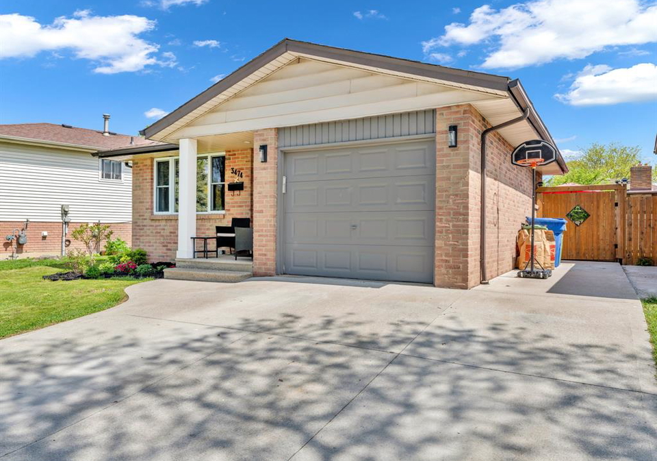 3474-deerbrook-windsor-ontario-26014422