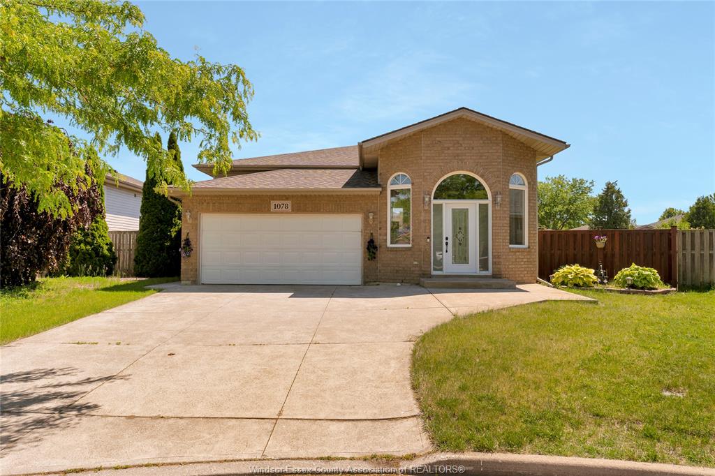 1078-treverton-windsor-ontario-26014424