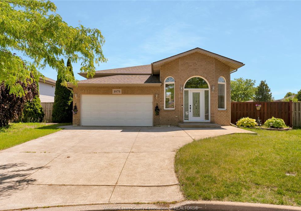 1078-treverton-windsor-ontario-26014424