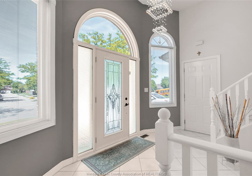 1078-treverton-windsor-ontario-26014424