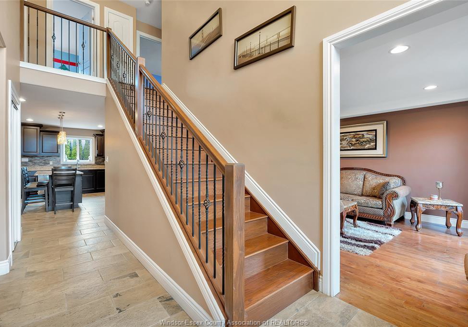2264-dandurand-windsor-ontario-26014425