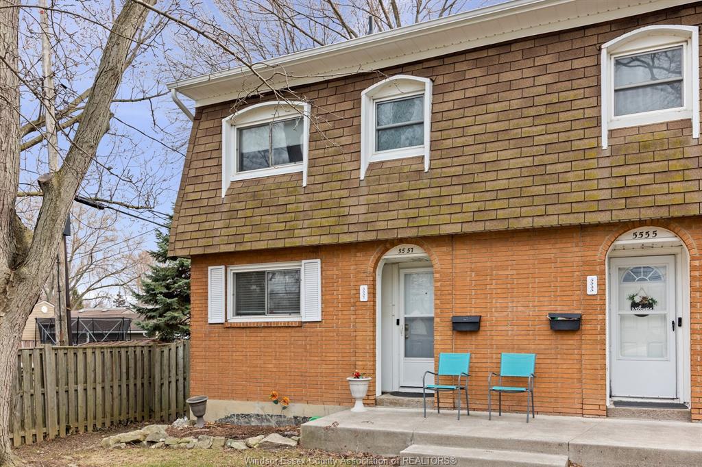 5557-coronation-windsor-ontario-26014432