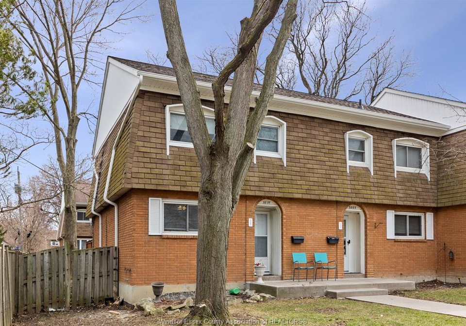 5557-coronation-windsor-ontario-26014432