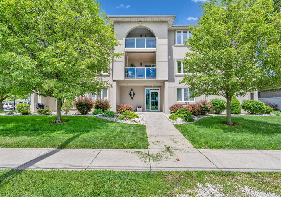 4850-grand-boulevard-windsor-ontario-26014441