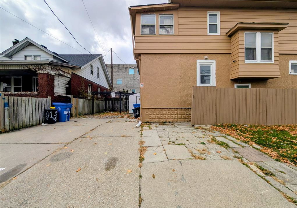 41-shepherd-street-east-windsor-ontario-26014446