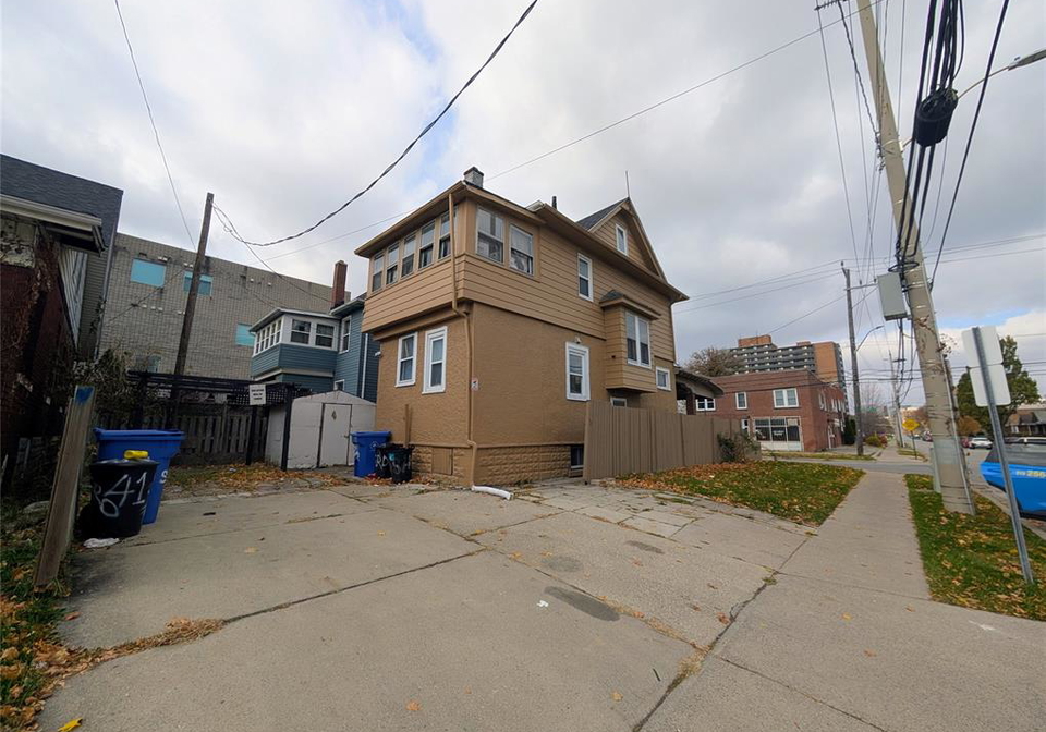 41-shepherd-street-east-windsor-ontario-26014446