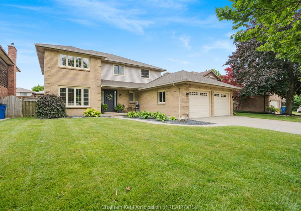 115-hedge-maple-path-chatham-ontario-26014452
