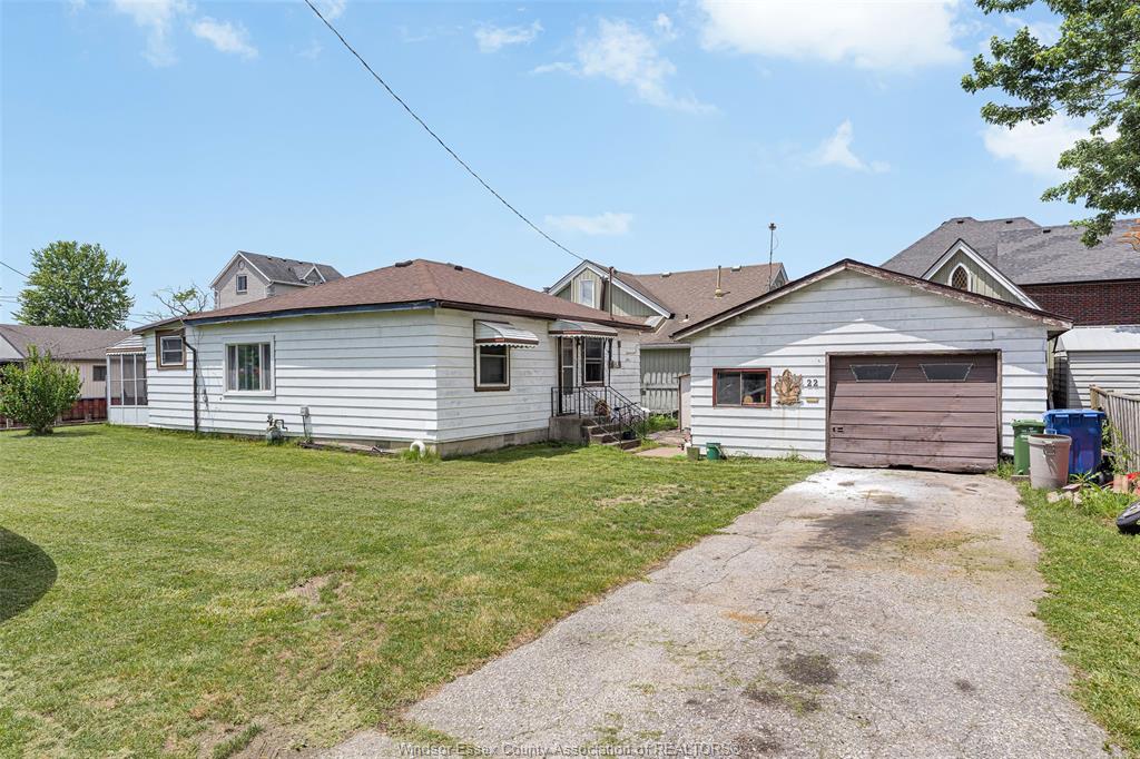 22-manhattan-street-lasalle-ontario-26014455