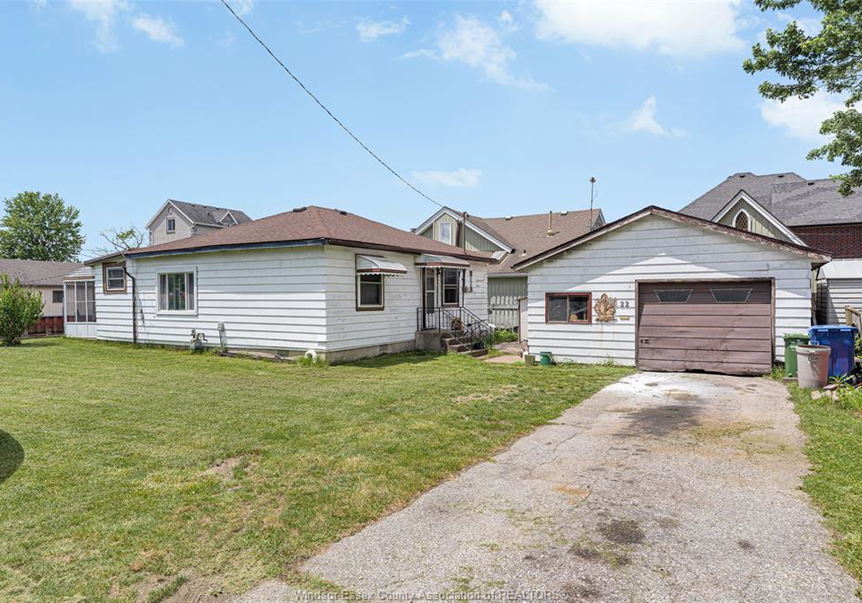 22-manhattan-street-lasalle-ontario-26014455