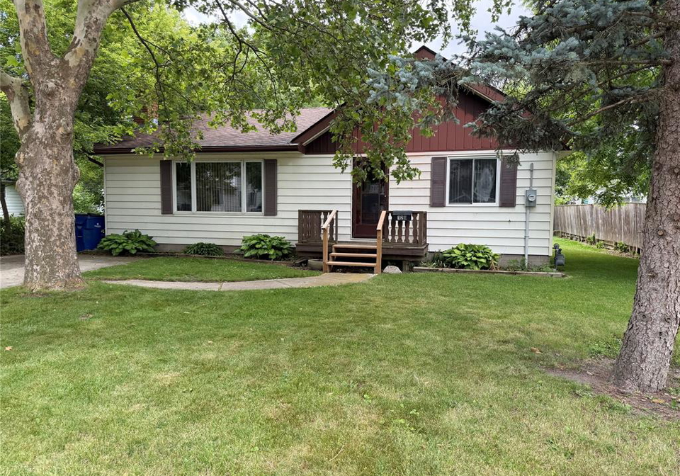120-first-street-wallaceburg-ontario-26014460