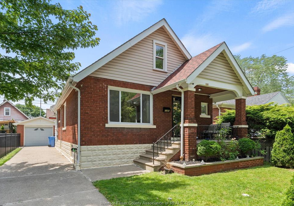2307-fraser-avenue-windsor-ontario-26014463
