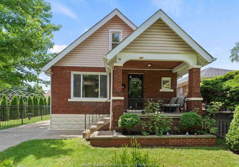 2307-fraser-avenue-windsor-ontario-26014463