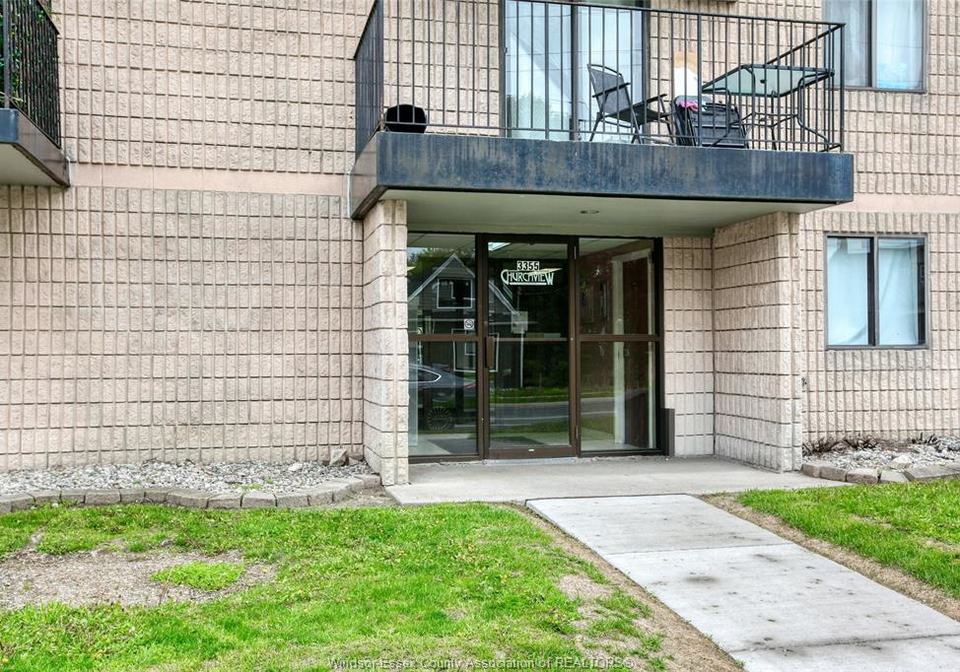 3355-sandwich-windsor-ontario-26014469