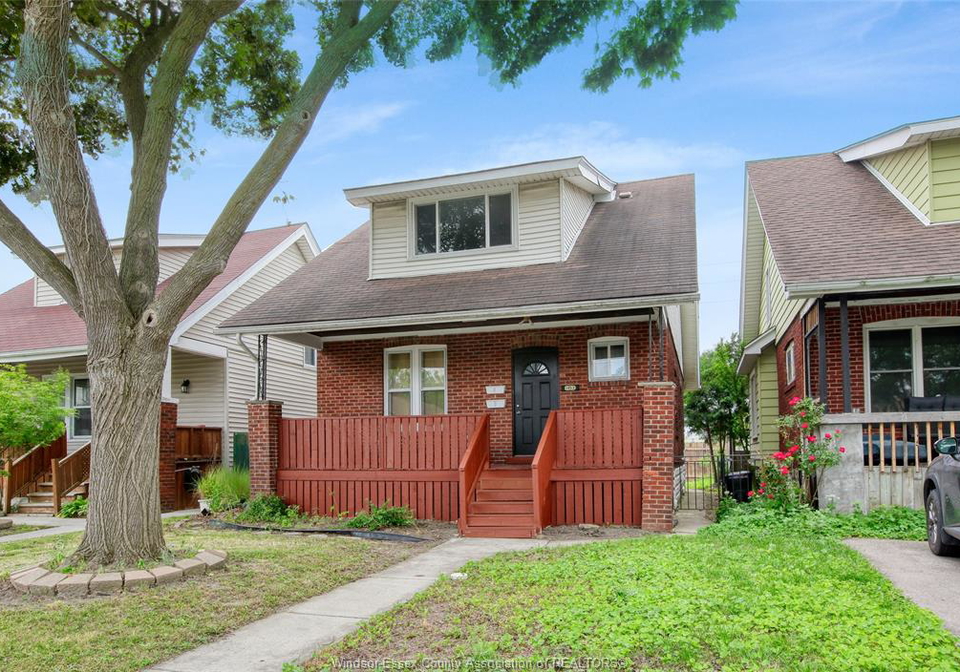 1453-marentette-windsor-ontario-26014470