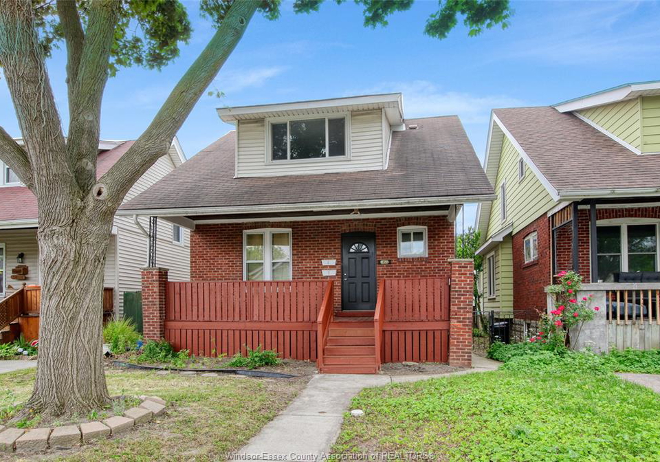 1453-marentette-windsor-ontario-26014470
