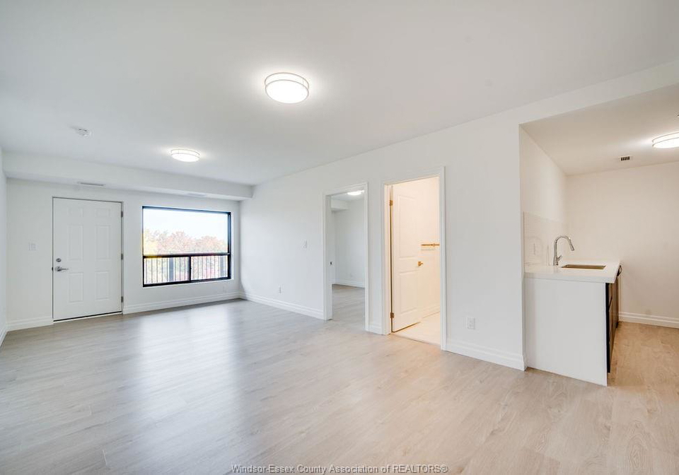 3290-stella-crescent-windsor-ontario-26014482