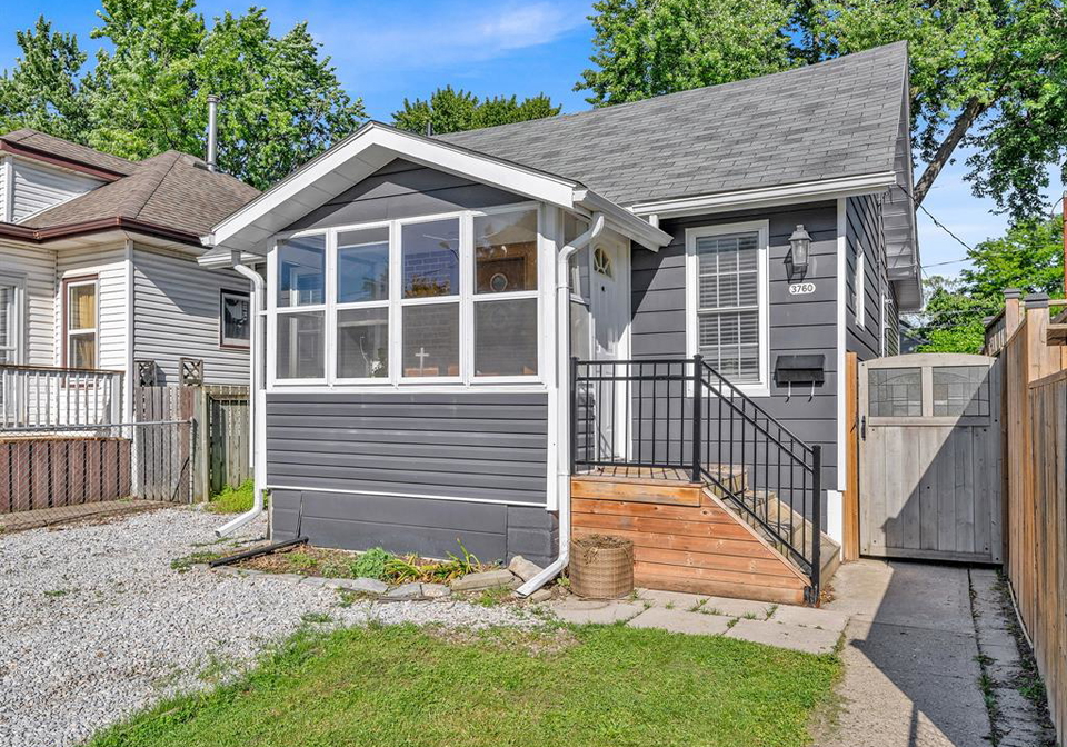 3760-glenfield-windsor-ontario-26014485
