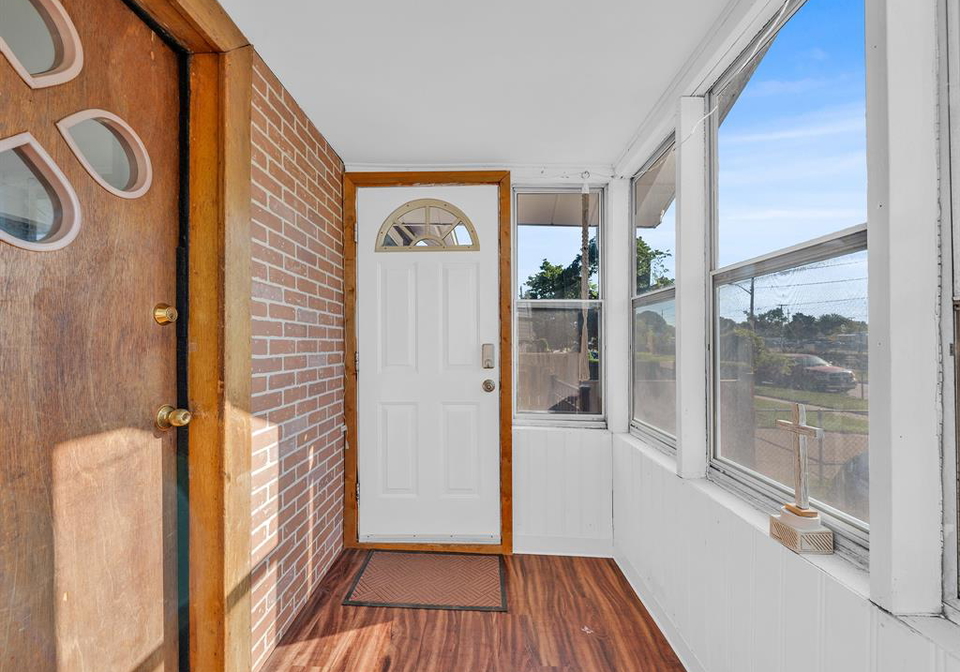 3760-glenfield-windsor-ontario-26014485