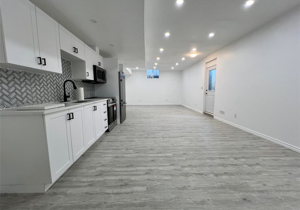 1498-clearwater-avenue-windsor-ontario-26014508