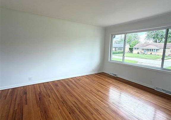 3186-mark-windsor-ontario-26014535