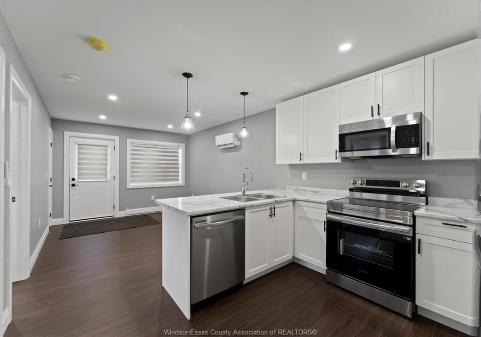 1147-hickory-windsor-ontario-26014543