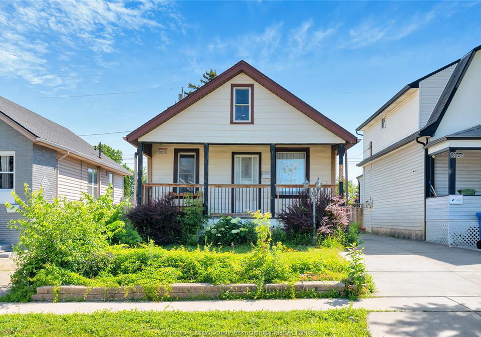 1396-lillian-avenue-windsor-ontario-26014551