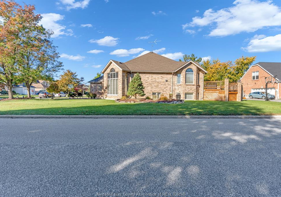 2780-bridgeway-boulevard-lasalle-ontario-26014559