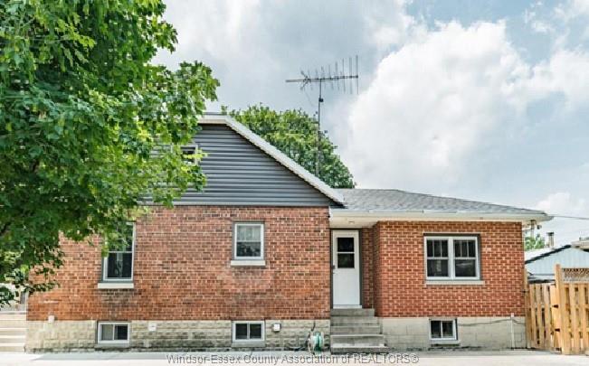 41-alexandra-south-west-chatham-ontario-26014563