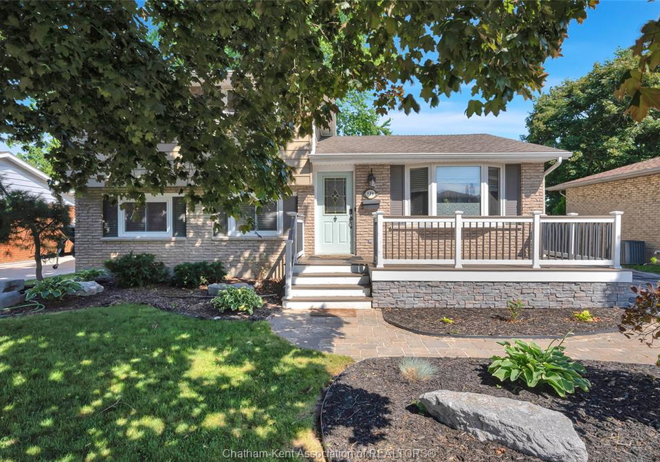 138-vanier-drive-chatham-ontario-26014565