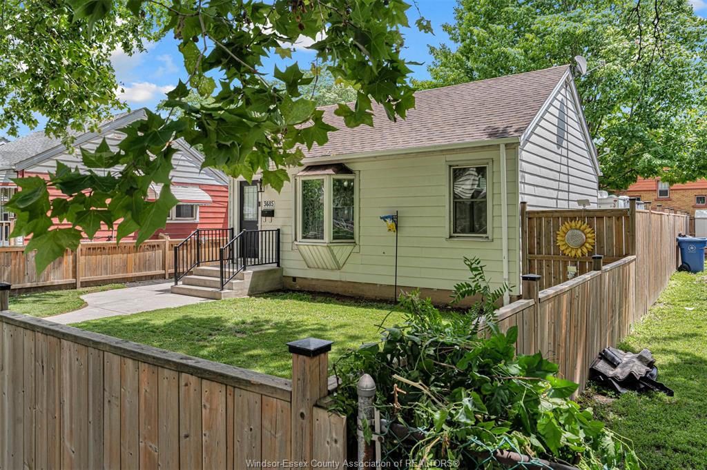 3685-queen-street-windsor-ontario-26014570
