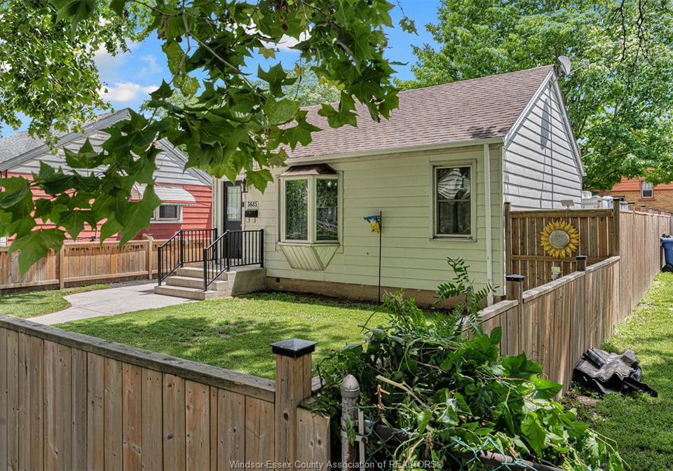 3685-queen-street-windsor-ontario-26014570