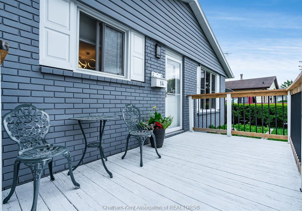 14-greenbriar-trail-wallaceburg-ontario-26014578